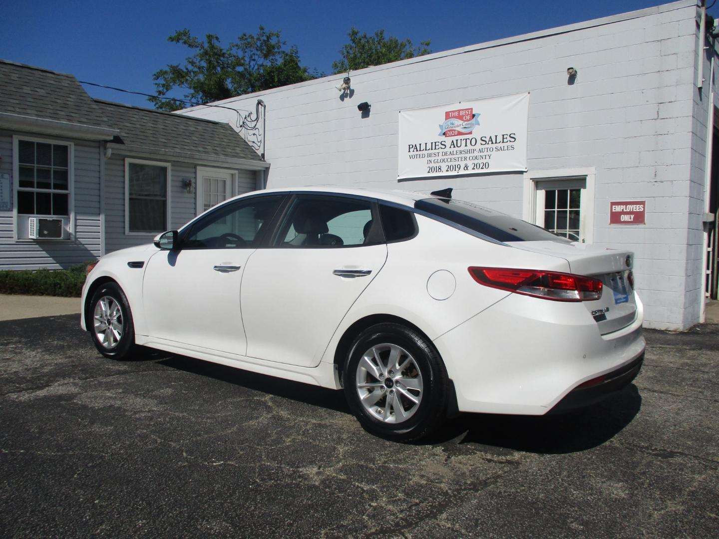 2016 WHITE Kia Optima (5XXGT4L34GG) , AUTOMATIC transmission, located at 540a Delsea Drive, Sewell, NJ, 08080, (856) 589-6888, 39.752560, -75.111206 - Photo#2